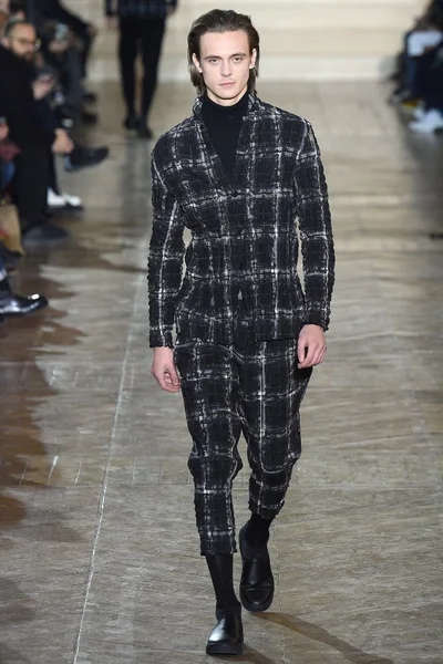 Look 39